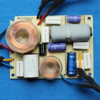 Wharfedale Diamond 12.0 crossover, missing corner