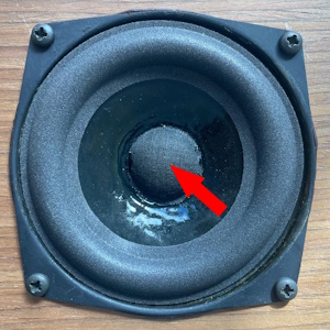 IMF ALS30 middentoner voorzien van een nieuwe foamrand. Deze mid heeft een bolle niet-gecoate linnen stofkap.