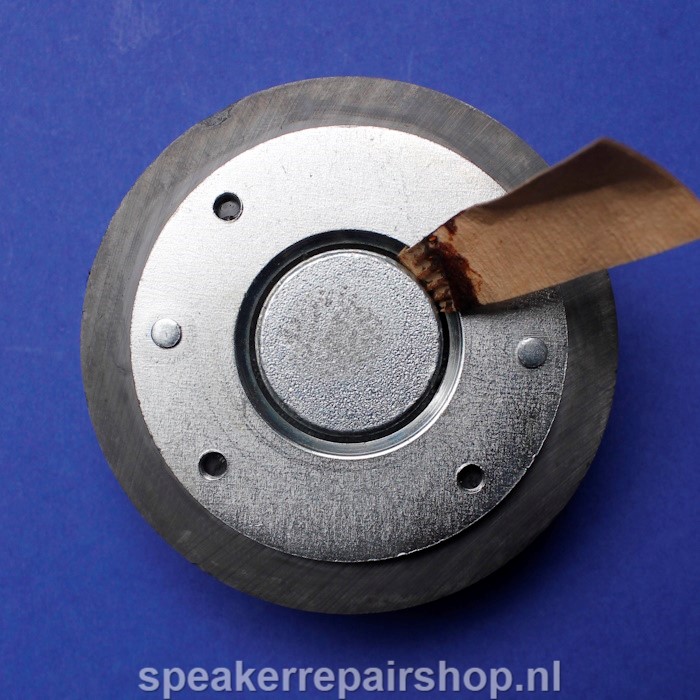 Der Hochtöner Infinity 9742060* ist mit neuem Ferrofluid versehen