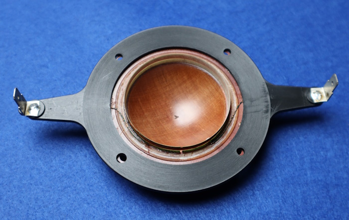 Making a sealing ring for (RCF) diaphragm: clean, the remains of the old sealing ring have been removed