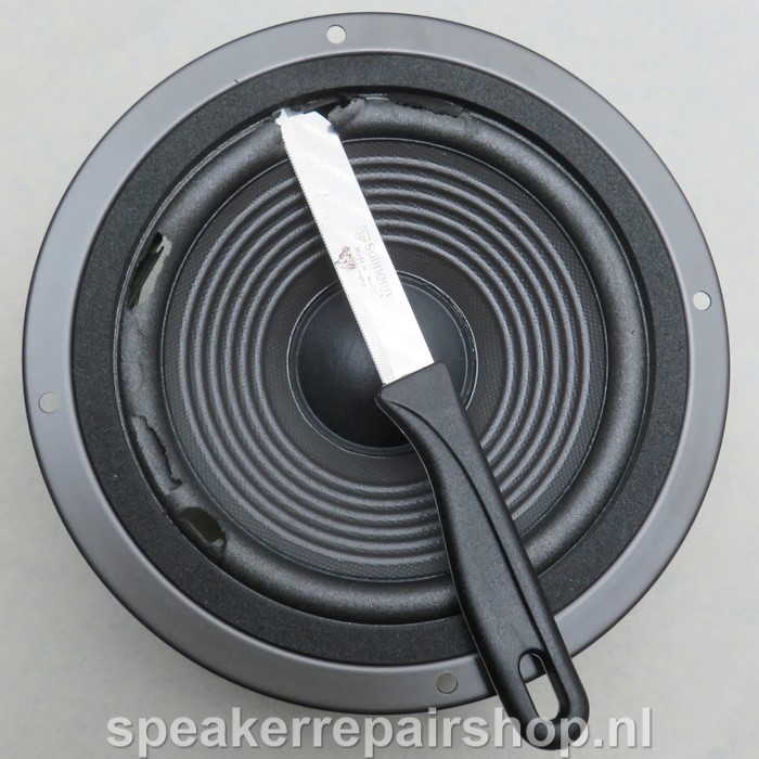 JBL 406 603TNI woofer - the decorative edge (gasket) is removed so that it can be reused