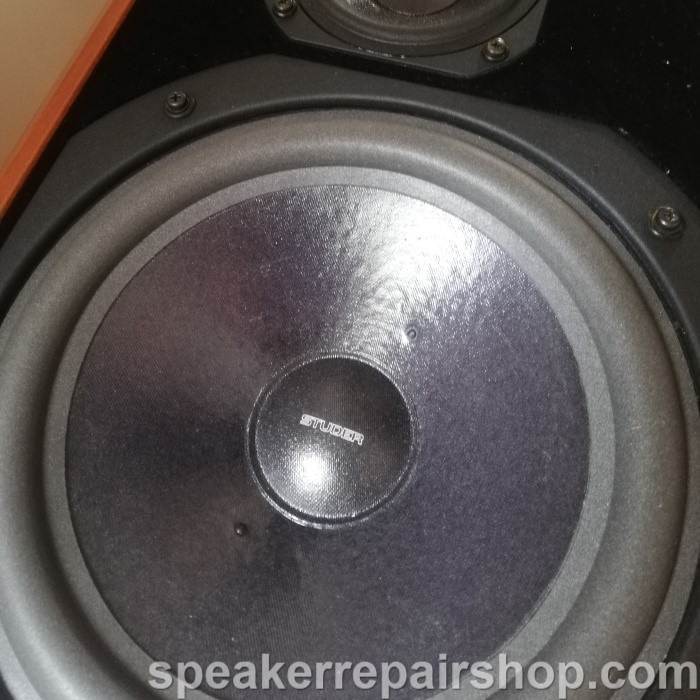 Yamaha Stagepas 300 woofer with a new foam surround fitted (refoam)