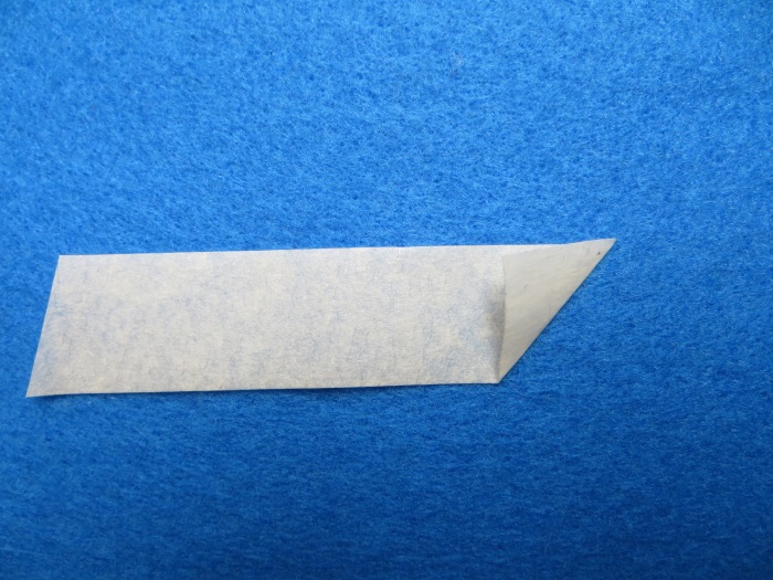 Replace ferrofluid in B&W ZZ05460 tweeter: fold the masking tape - the sticky side is on the outside