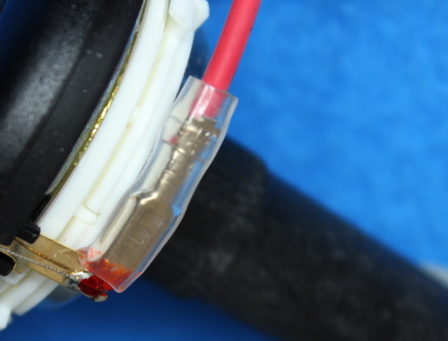 B&W ZZ25607 tweeter replacement - The red wire is attached to the red connector.