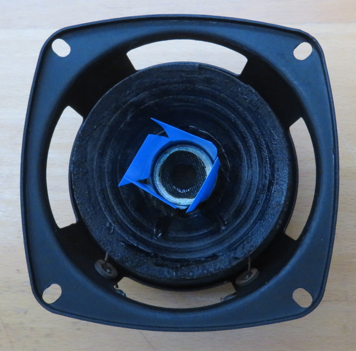 Spacers (shims) placed in the air gap of the B&O C40 woofer