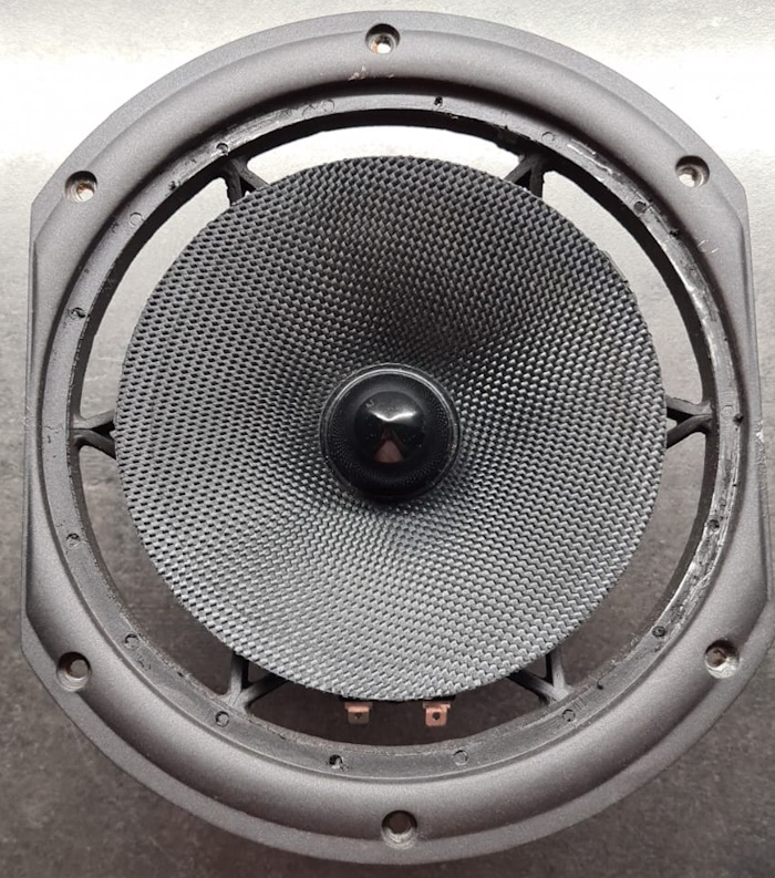 Wharfedale Diamond 9.4 woofer (model 17158), make the woofer frame and cone as clean as possible.