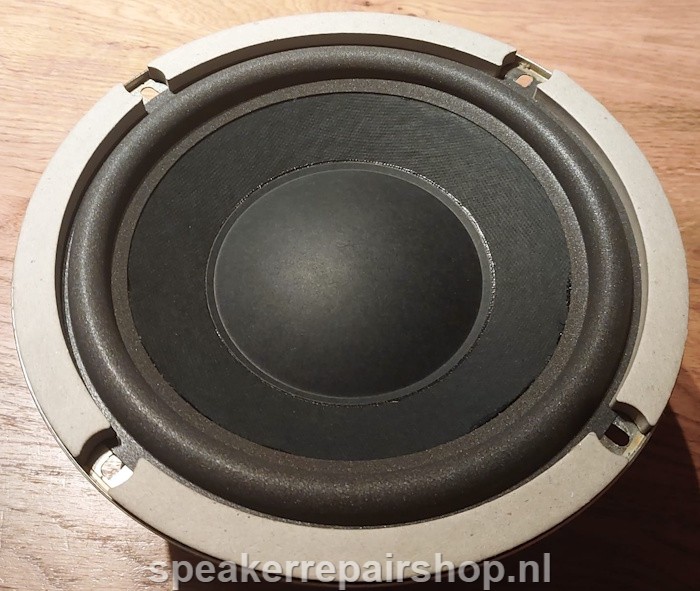 Sony 1-504-515-12 woofer voorzien van een nieuwe foamrand