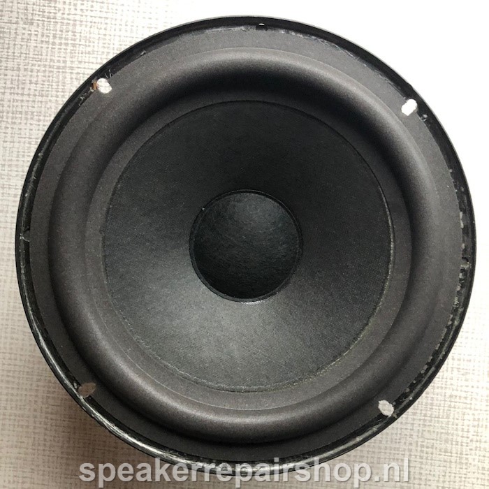 Jensen LS-2 woofer voorzien van een nieuwe foamrand