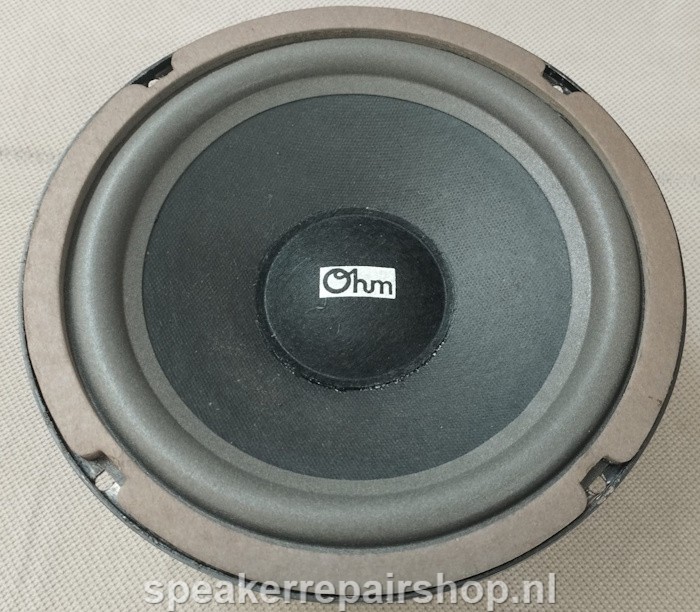 Ohm model L woofer met nieuwe foamrand. Gasket is hergebruikt.
