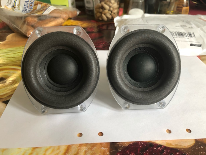 Revisie JBL Atlas woofer: de woofers na de reparatie, voorzien van nieuwe foamrand en nieuwe spider